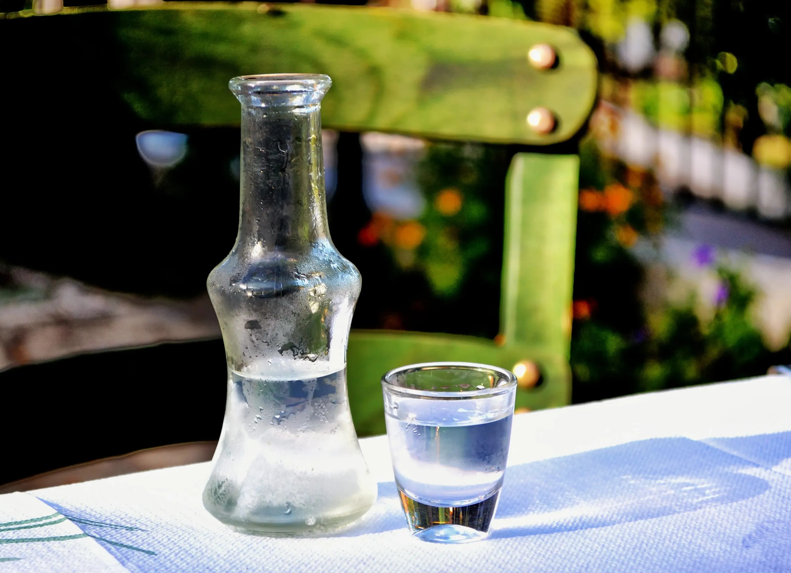 Стекло или пластик: химик Дорохов объяснил, в какой таре нельзя хранить алкоголь — ошибка будет дорого стоить