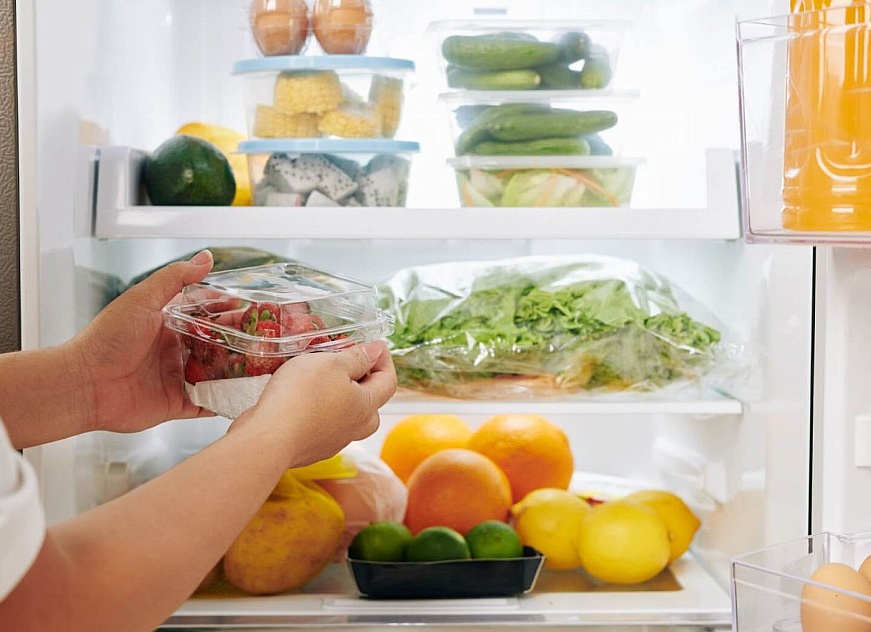 Хранение продуктов в пластиковой таре: почему это опасно?